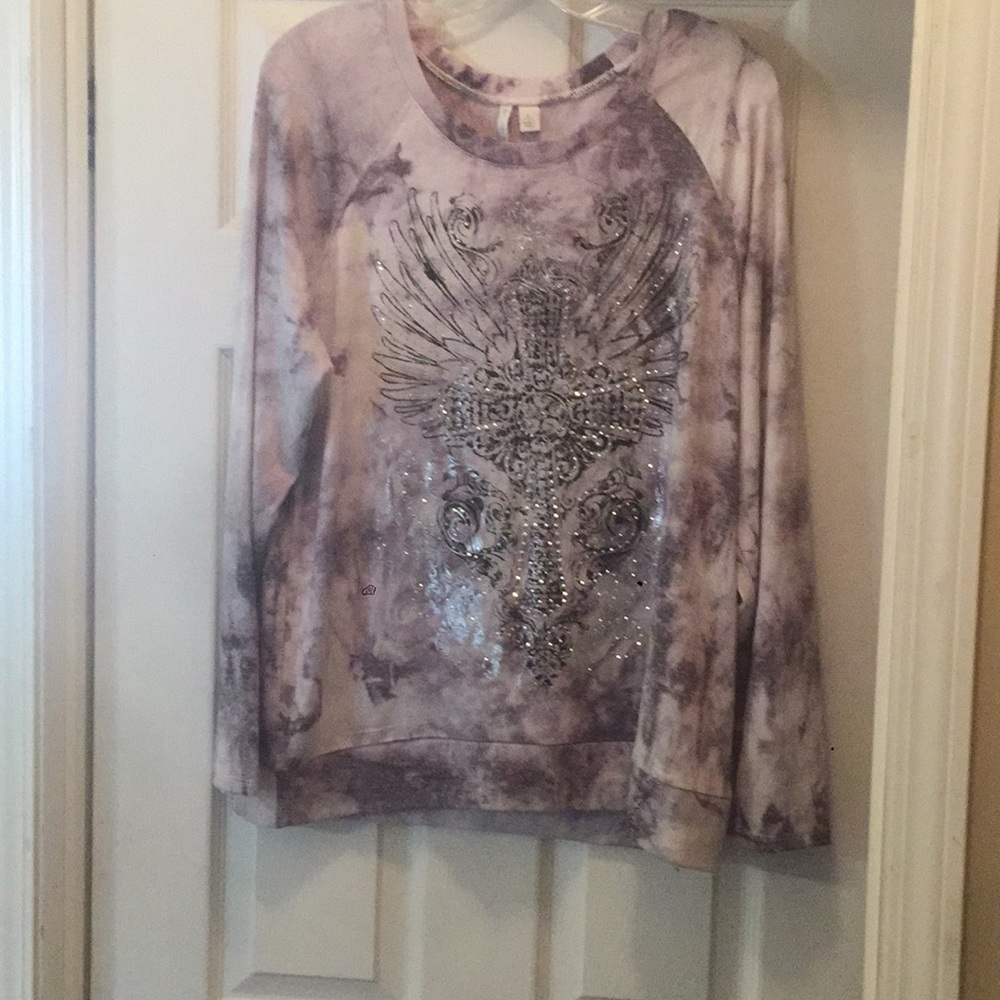 Bling cross light weight long sleeve top.
